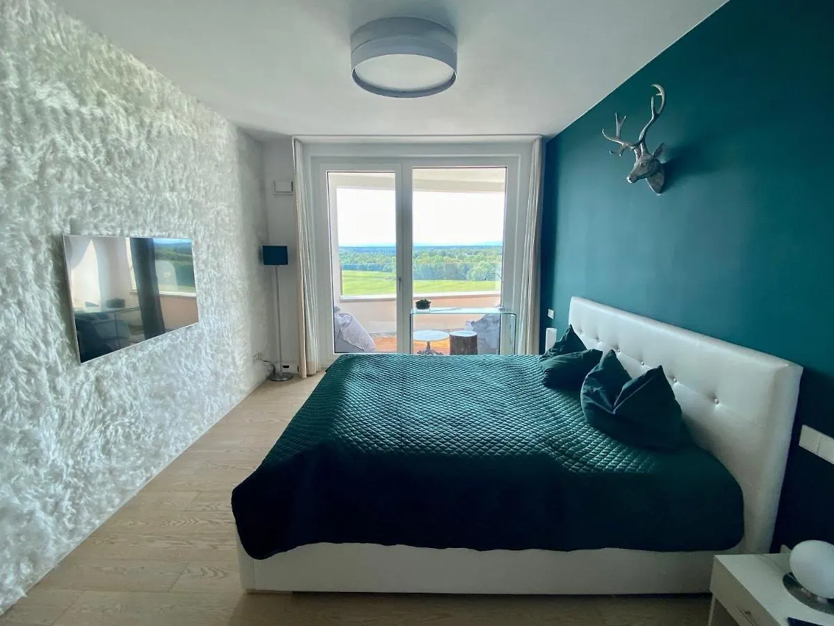 Alpen-Panorama Suite: Luxurious Mountain View Retreat in Munich Homestay